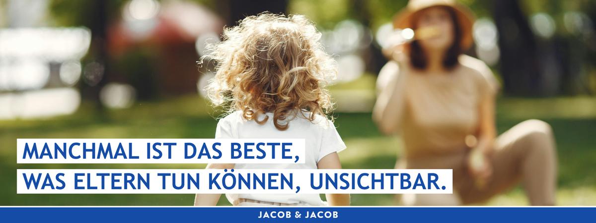 Kind läuft allein auf hellem Weg – Berufsunfähigkeitsversicherung für Familien in Magdeburg