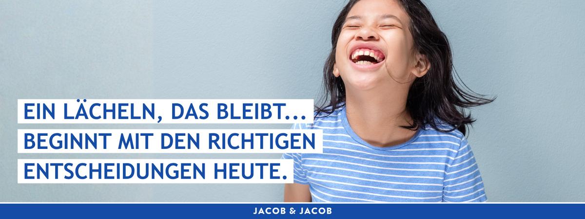 Lachendes Kind mit gesunden Zähnen – Zahnzusatzversicherung für Kinder in Magdeburg